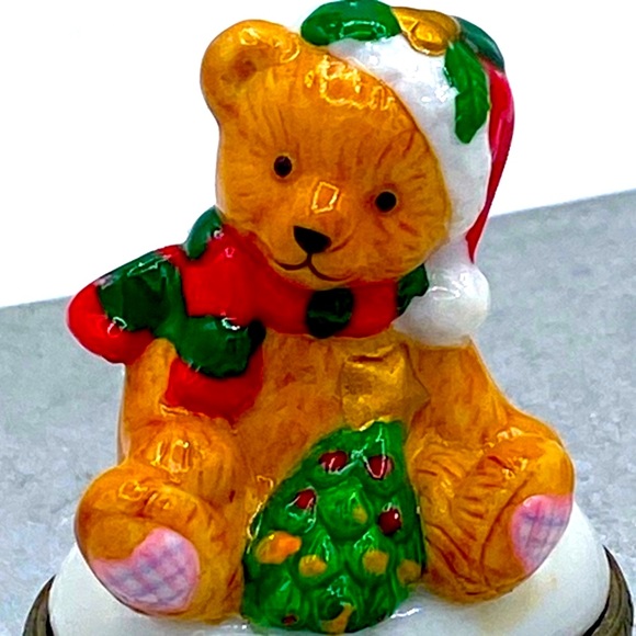 Small Christmas Themed Teddy Bear & Christmas Tree Hinged Porcelain Trinket Box - Picture 6 of 7